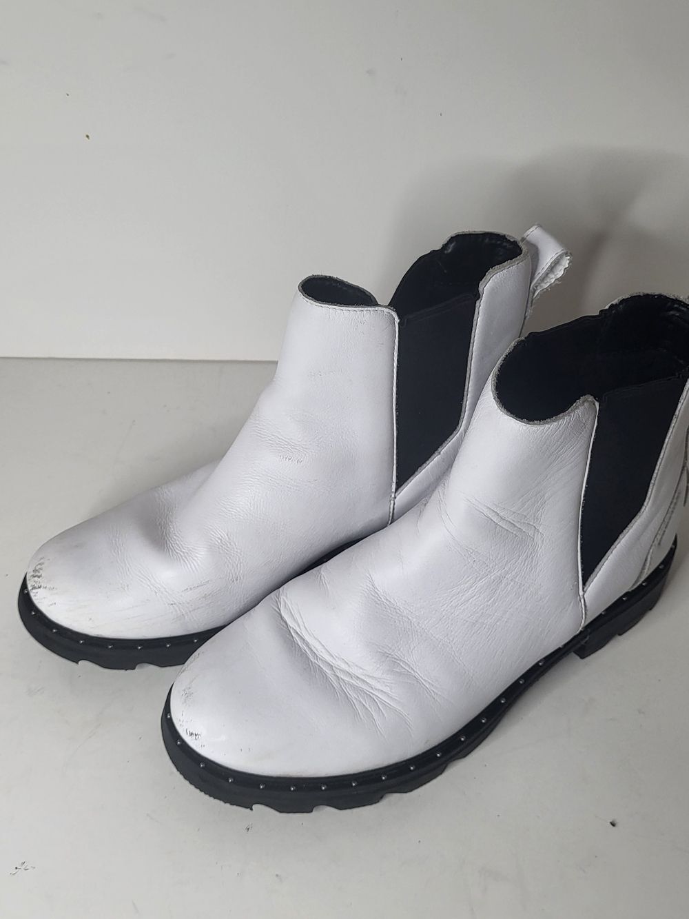 SORELLA VITA White Leather Chelsea Ankle Boots with Black Elastic - 11